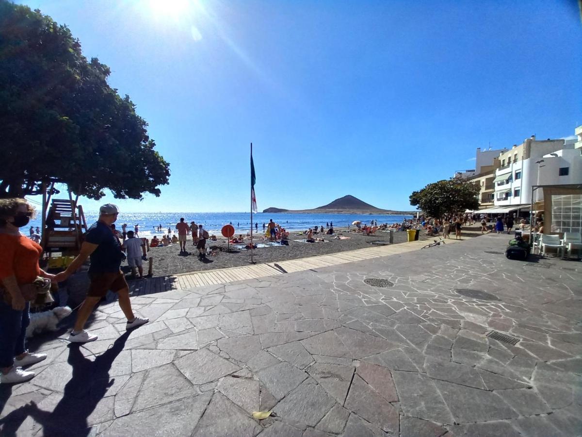 Playa Chica Views Apartment El Médano Екстериор снимка